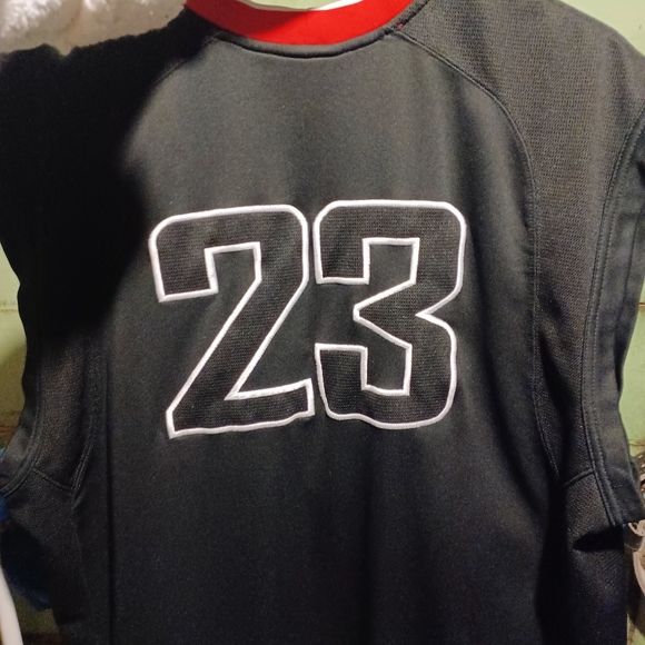 Michael Jordan jersey - Picture 3 of 3